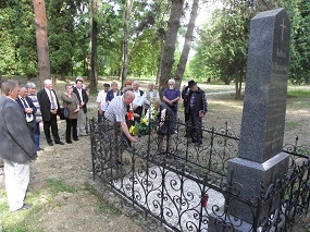 Ob grobu Antuna Mihanovića